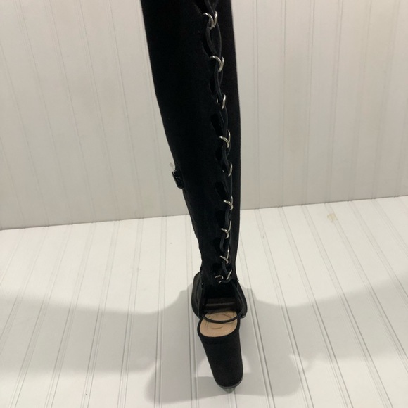 New Elegant Collection Black Boots - Picture 8 of 11
